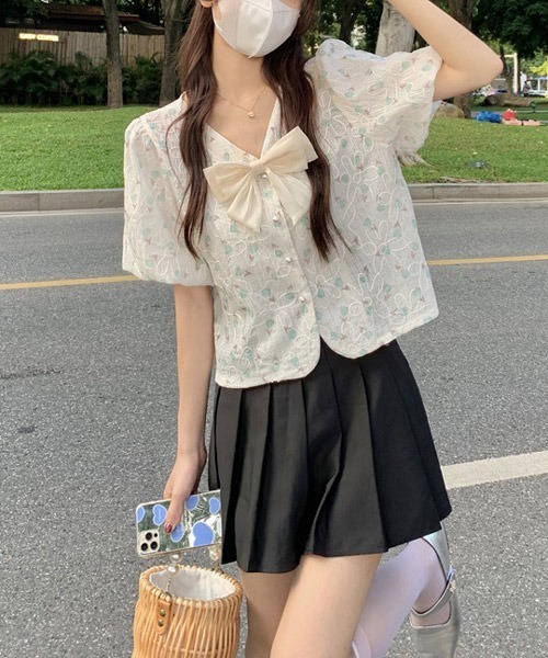 VIBGYOR Women（ヴィブジョー　ウィメン）の「【KOREA SELECT】ビッグリボン パールボタン ブラウス（シャツ/ブラウス・レディース・ブルー/グリーン・FREE）」の6枚目の写真