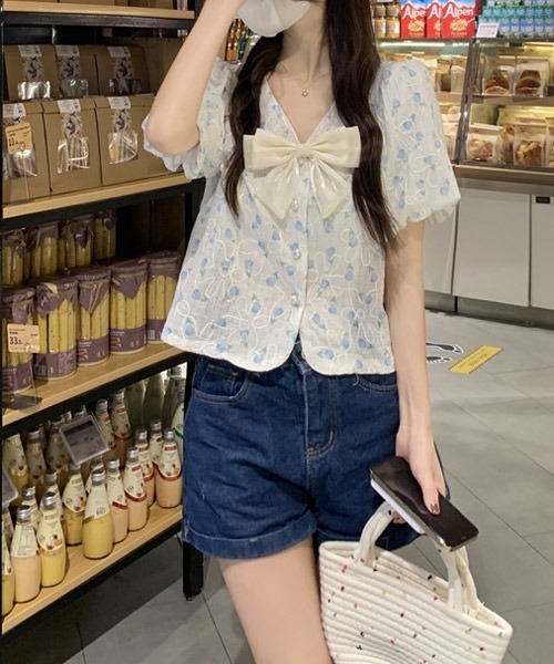 VIBGYOR Women（ヴィブジョー　ウィメン）の「【KOREA SELECT】ビッグリボン パールボタン ブラウス（シャツ/ブラウス・レディース・ブルー/グリーン・FREE）」の10枚目の写真