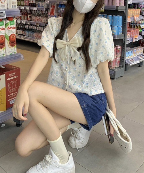 VIBGYOR Women（ヴィブジョー　ウィメン）の「【KOREA SELECT】ビッグリボン パールボタン ブラウス（シャツ/ブラウス・レディース・ブルー/グリーン・FREE）」の11枚目の写真