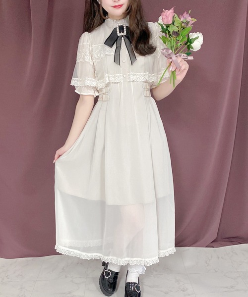 ROJITA（ロジータ）の「ブローチ付きケープマキシワンピース（ワンピース・レディース・ピンク系その他/ブラック/アイボリー・FREE）」の2枚目の写真