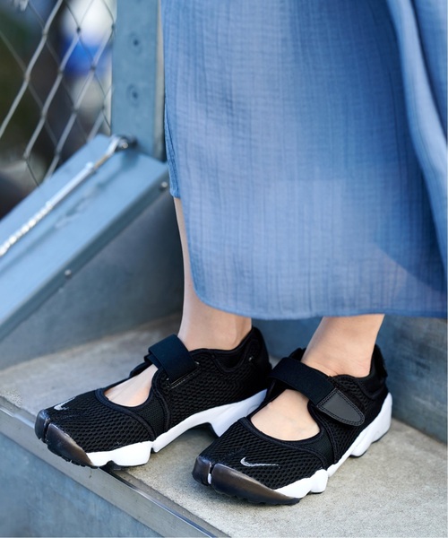 NIKE（ナイキ）の「【NIKE/ナイキ】ウィメンズエアリフトブリーズ（スニーカー・レディース・ホワイト/ブラック・23cm/24cm/25cm）」の9枚目の写真