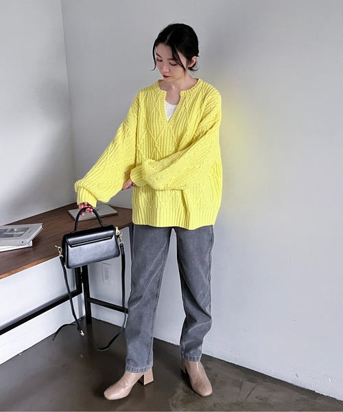 feepur(フェピュール)の「【ハンドウォッシャブル】ダイヤ柄キーネックボリュームニット(ニット/セーター・レディース・ブラック/オフホワイト/イエロー/ブルー・MEDIUM)」の17枚目の写真