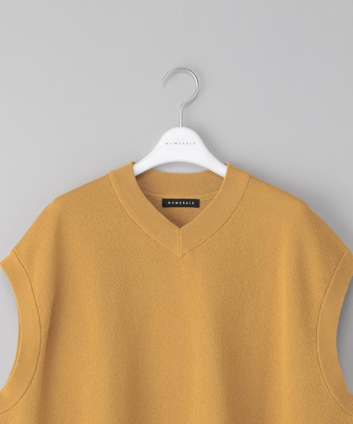 NUMERALS（ヌメラルズ）の「【UNISEX】[NUMERALS]サイドスリットニットベスト（ベスト・メンズ・ブラック/グリーン/マスタード・FREE）」の11枚目の写真