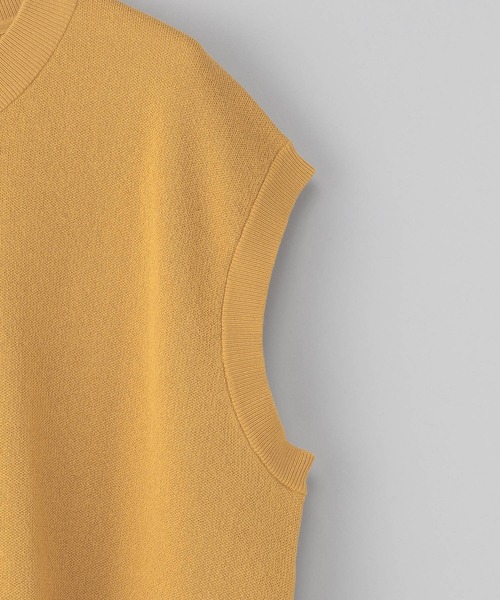 NUMERALS（ヌメラルズ）の「【UNISEX】[NUMERALS]サイドスリットニットベスト（ベスト・メンズ・ブラック/グリーン/マスタード・FREE）」の12枚目の写真