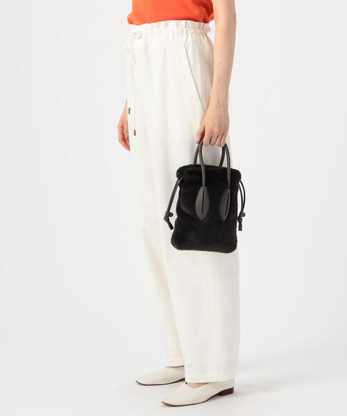 TOMORROWLAND （トゥモローランド）の「ADD CULUMN TURN S ファー ショルダーバッグ（ショルダーバッグ・レディース・ホワイト/チャコールグレー・FREE）」の7枚目の写真