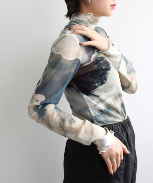 GeeRA（ジーラ）の「メローハイネックアソートシアートップス(長袖)（Tシャツ/カットソー・レディース・ホワイト/ブラック/ピンク/オレンジ/ブルー/グリーン/アイボリー/グリーン系その他/パープル系その他/ブラック系その他/ブラック系/シルバー系・MEDIUM）」の20枚目の写真