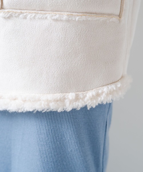 Kastane（カスタネ）の「リバーシブルボア×スウェードベスト（ベスト・レディース・ブラック/アイボリー・FREE）」の11枚目の写真