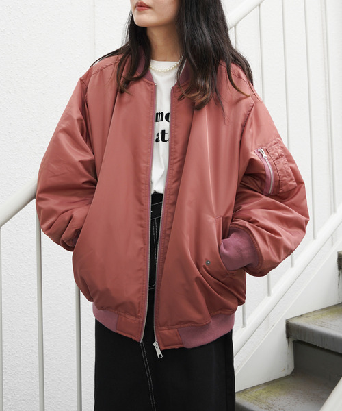 VENCEEXCHANGE（ヴァンスエクスチェンジ）の「ナイロンビッグシルエットMA-1ブルゾン/ボリュームスリーブ/ルーズシルエット/ユニセックス（MA-1・レディース・ベージュ/ネイビー/ピンク・FREE）」の13枚目の写真