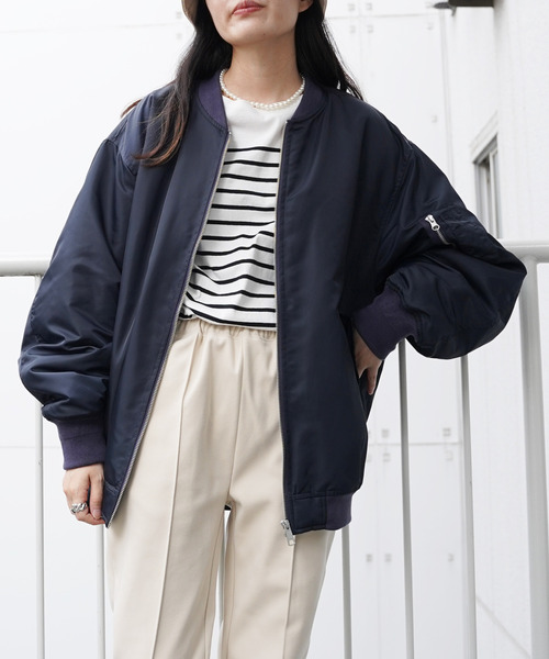 VENCEEXCHANGE（ヴァンスエクスチェンジ）の「ナイロンビッグシルエットMA-1ブルゾン/ボリュームスリーブ/ルーズシルエット/ユニセックス（MA-1・レディース・ベージュ/ネイビー/ピンク・FREE）」の4枚目の写真