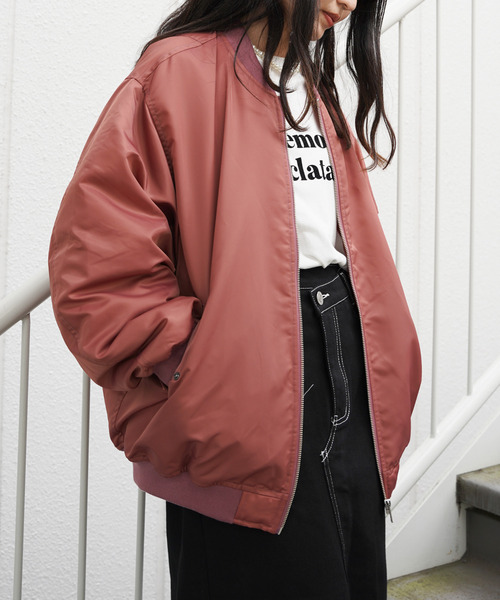 VENCEEXCHANGE（ヴァンスエクスチェンジ）の「ナイロンビッグシルエットMA-1ブルゾン/ボリュームスリーブ/ルーズシルエット/ユニセックス（MA-1・レディース・ベージュ/ネイビー/ピンク・FREE）」の7枚目の写真