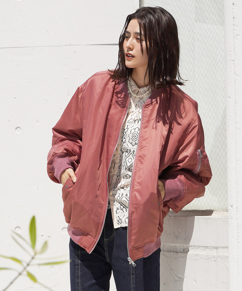 VENCEEXCHANGE（ヴァンスエクスチェンジ）の「ナイロンビッグシルエットMA-1ブルゾン/ボリュームスリーブ/ルーズシルエット/ユニセックス（MA-1・レディース・ベージュ/ネイビー/ピンク・FREE）」の18枚目の写真