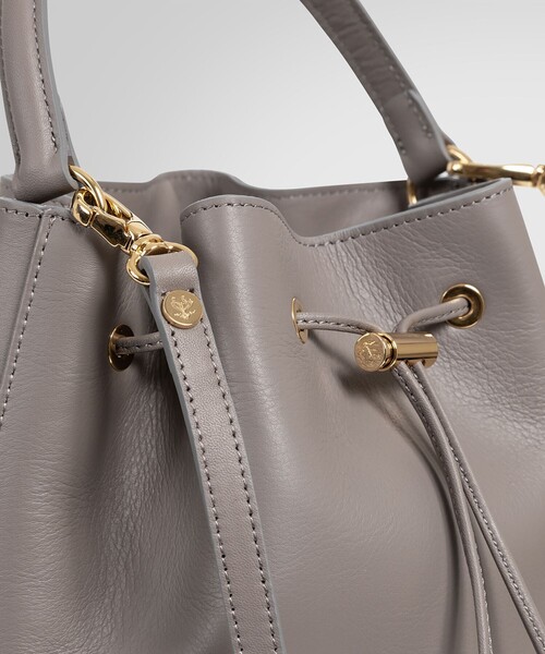 BROOKS BROTHERS（ブルックスブラザーズ）の「レザー バケットバッグ（ショルダーバッグ・レディース・グレー/ブラック・ONE SIZE）」の17枚目の写真