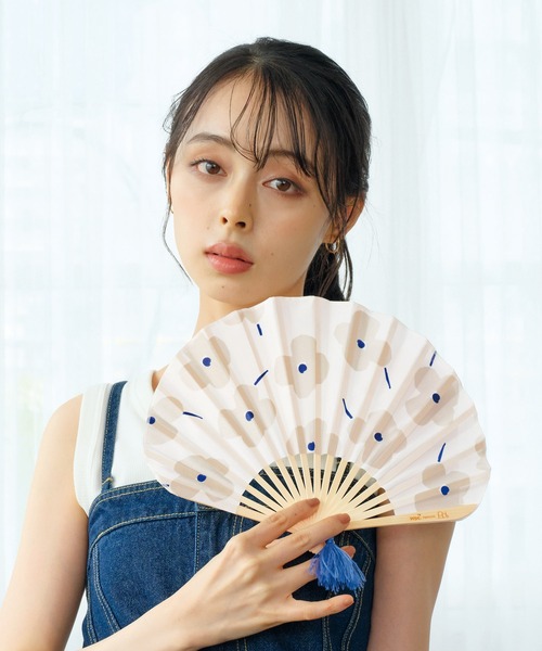 Wpc. Patterns(ダブリュピーシーパターンズ)の「Wpc. Patterns ギフトボックス入り 扇子(扇子/うちわ・レディース・レッド系その他/ネイビー/ホワイト系その他/イエロー系その他/ベージュ系その他/レッド系その他2/グレー系その他/ブルー系その他/パープル系その他/オフホワイト/ブルー/イエロー系その他2/ホワイト系その他2/ホワイト系その他3・FREE)」の17枚目の写真
