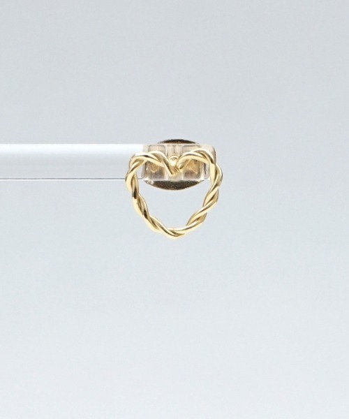 flower(フラワー)の「ツイストハートピアス(ピアス(片耳用)・レディース・ゴールド・FREE)」の2枚目の写真