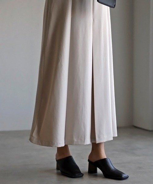 r.（アールドット）の「2023　春夏新作　　Vネック カッティング ジャンパースカート（ジャンパースカート・レディース・モカ/アイボリー/ベージュ/カーキ/ブラック・FREE）」の14枚目の写真