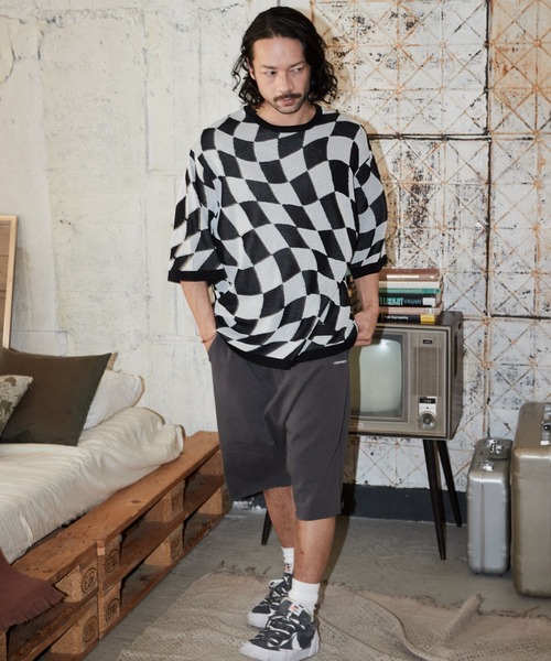 ADAM PATEK(アダムパテック)の「ADAMPATEK / skewed check pattern short sleeve knit/ルーズシルエット半袖ニットTシャツ”歪みチェッカー”(ニット/セーター・メンズ・イエロー/ブラック・1/2/3)」の5枚目の写真