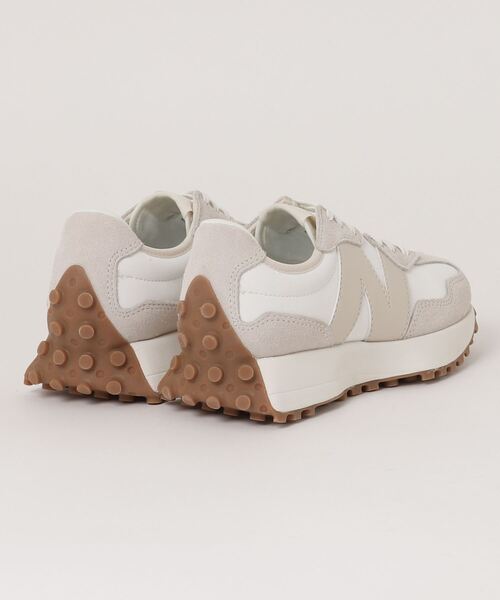 AMERICAN RAG CIE（アメリカンラグシー）の「New Balance WS327WB（スニーカー・レディース・ホワイト・24/23/23.5/24.5）」の2枚目の写真