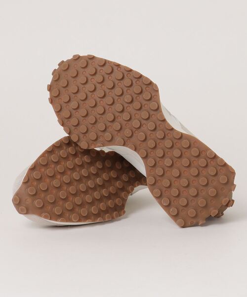 AMERICAN RAG CIE（アメリカンラグシー）の「New Balance WS327WB（スニーカー・レディース・ホワイト・24/23/23.5/24.5）」の3枚目の写真