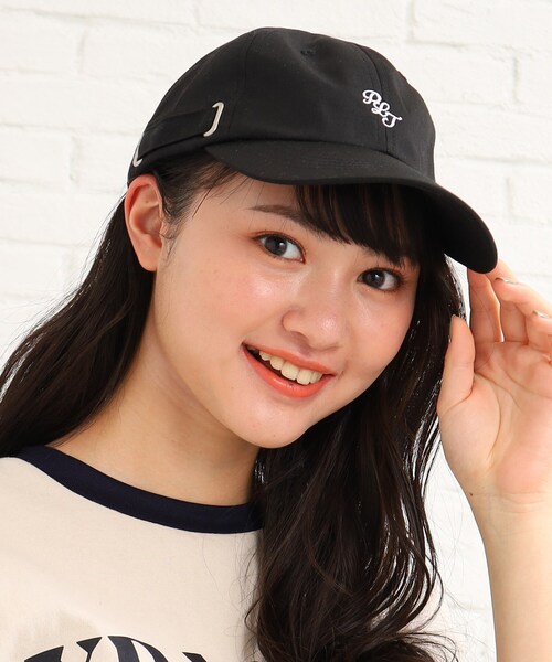 PINK-latte（ピンクラテ）の「ハートバックルキャップ（キャップ・キッズ・黄緑系/ブラック/サックスブルー・00）」の2枚目の写真