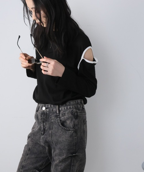 Girly Doll(ガーリードール)の「カットショルダーロングTシャツ(Tシャツ/カットソー・レディース・ホワイト/ブラック・F)」の17枚目の写真