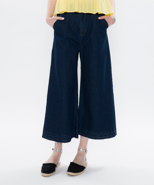 mystic(ミスティック)の「【mystic】デニムフリンジパンツ(デニムパンツ・レディース・オフホワイト/ネイビー/ライトブルー・1/2)」の1枚目の写真