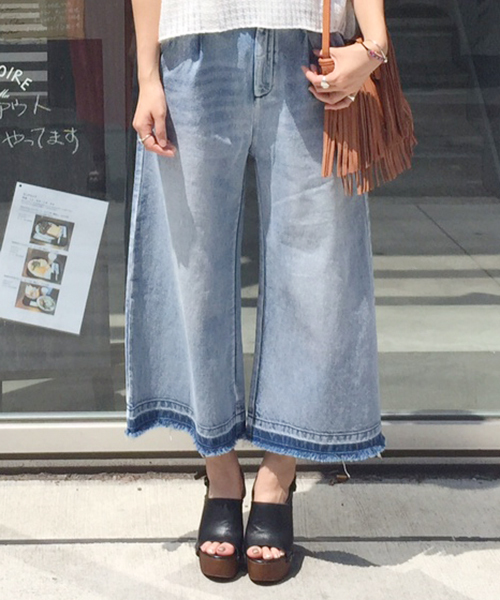 mystic(ミスティック)の「【mystic】デニムフリンジパンツ(デニムパンツ・レディース・オフホワイト/ネイビー/ライトブルー・1/2)」の3枚目の写真