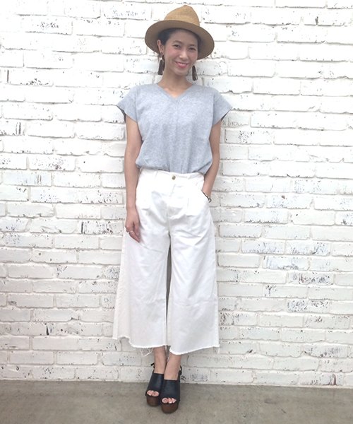 mystic(ミスティック)の「【mystic】デニムフリンジパンツ(デニムパンツ・レディース・オフホワイト/ネイビー/ライトブルー・1/2)」の11枚目の写真