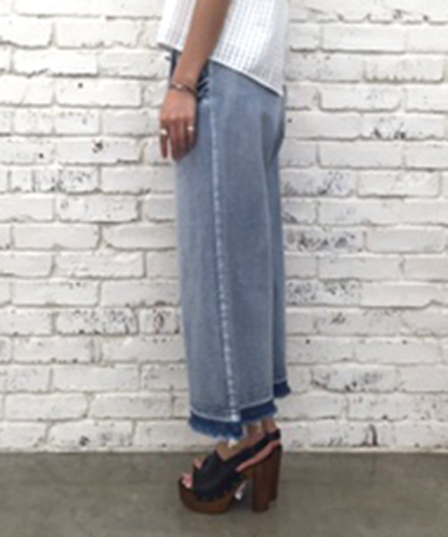 mystic(ミスティック)の「【mystic】デニムフリンジパンツ(デニムパンツ・レディース・オフホワイト/ネイビー/ライトブルー・1/2)」の12枚目の写真