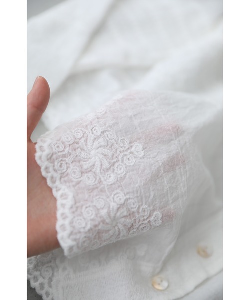 cawaii（カワイイ）の「どこから見ても刺繍にうっとり ガーゼシアーシャツ（シャツ/ブラウス・レディース・ホワイト・FREE）」の16枚目の写真