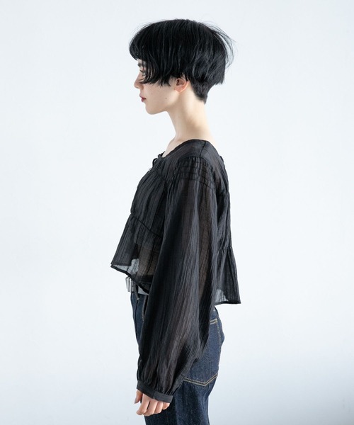 PAGEBOY(ページボーイ)の「シャーリングミニ2WAYブラウス(シャツ/ブラウス・レディース・ブラック/オフホワイト/ブルー/クリーム・FREE)」の7枚目の写真