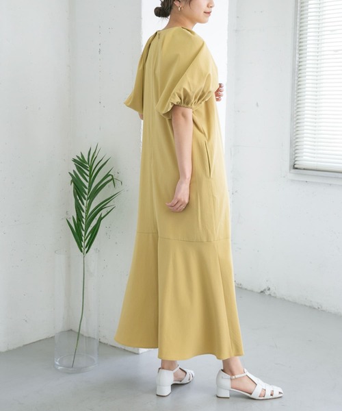 KBF（ケイビーエフ）の「タックバルーンスリーブワンピース（ワンピース・レディース・ブラック/アイボリー/イエロー系その他・ONE）」の20枚目の写真