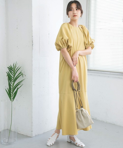 KBF（ケイビーエフ）の「タックバルーンスリーブワンピース（ワンピース・レディース・ブラック/アイボリー/イエロー系その他・ONE）」の14枚目の写真