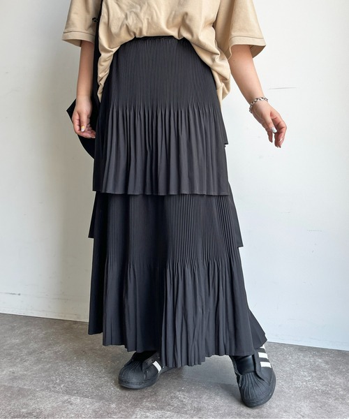 CPCM(シーピーシーエム)の「段々プリーツ360°スカート(スカート・レディース・ブラック/オフホワイト/オレンジ/ベージュ・FREE)」の3枚目の写真