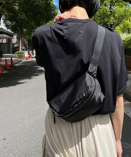 SEN TOKYO(セントーキョー)の「シーズンレスで持てる。ナイロンボディバッグ(ボディバッグ/ウエストポーチ・レディース・グリーン/アイボリー/ブラック・FREE)」の6枚目の写真