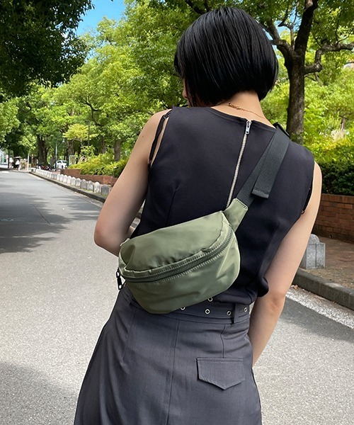SEN TOKYO(セントーキョー)の「シーズンレスで持てる。ナイロンボディバッグ(ボディバッグ/ウエストポーチ・レディース・グリーン/アイボリー/ブラック・FREE)」の12枚目の写真