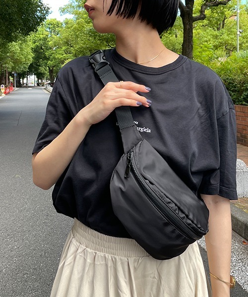 SEN TOKYO(セントーキョー)の「シーズンレスで持てる。ナイロンボディバッグ(ボディバッグ/ウエストポーチ・レディース・グリーン/アイボリー/ブラック・FREE)」の17枚目の写真