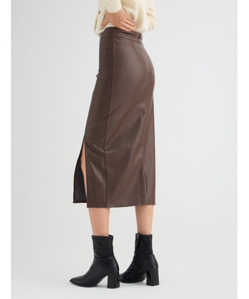 LADY LIKE(レディライク)の「フロントスリット入りフェイクレザースカート(スカート・レディース・ブラック/ブラウン/アイボリー/ベージュ・L/M/S)」の16枚目の写真
