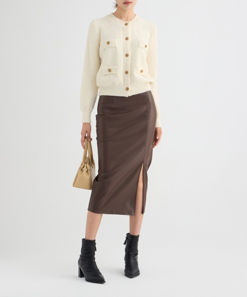 LADY LIKE(レディライク)の「フロントスリット入りフェイクレザースカート(スカート・レディース・ブラック/ブラウン/アイボリー/ベージュ・L/M/S)」の12枚目の写真