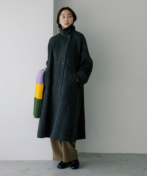 URBAN RESEARCH（アーバンリサーチ）の「ステンカラーロングコート（ステンカラーコート・レディース・ブラック/モカ・38/36）」の13枚目の写真