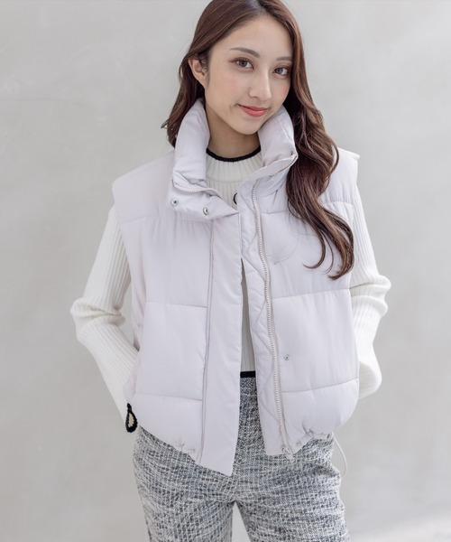 clear（クリア）の「中綿ショートベストジャケット（ベスト・レディース・ブラック/アイボリー・F）」の2枚目の写真