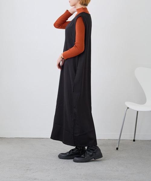 tolene(トレネ)の「Vネックロング丈ワンピース(ワンピース・レディース・ブラック・FREE)」の3枚目の写真