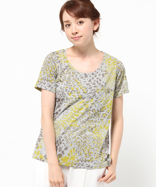 OUTLET(アウトレット)の「【WHO'S WHO gallery】Dmchemicalvneck(Tシャツ/カットソー・レディース・イエロー/ブルー/オレンジ/パープル/グリーン/チャコールグレー・FREE)」の5枚目の写真
