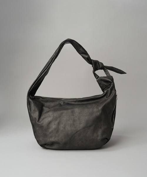 MAISON SPECIAL（メゾンスペシャル）の「《UNISEX》Leather Shoulder “BANANA” Bag/レザーショルダーバナナバッグ 【MAISON SPECIAL/メゾンスペシャル】（ショルダーバッグ・メンズ・ブラック/ダークブラウン/ダークブラック・FREE）」の14枚目の写真