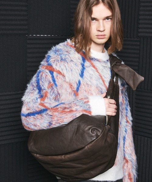 MAISON SPECIAL（メゾンスペシャル）の「《UNISEX》Leather Shoulder “BANANA” Bag/レザーショルダーバナナバッグ 【MAISON SPECIAL/メゾンスペシャル】（ショルダーバッグ・メンズ・ブラック/ダークブラウン/ダークブラック・FREE）」の16枚目の写真