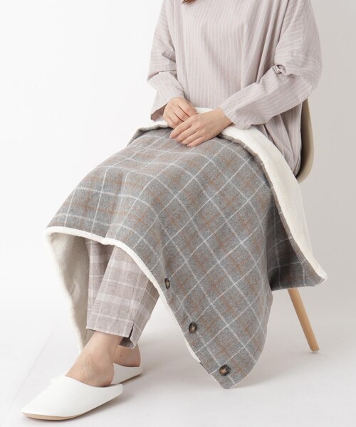 one'sterrace（ワンズテラス）の「◆【あったか】ラインチェック 3WAYブランケット（ブランケット・レディース・ライトイエロー系/ライトグレー系9・99）」の9枚目の写真