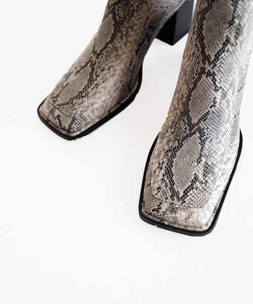 Marient(マリエント)の「Square Short Boots(ブーツ・レディース・ベージュ・24.0cm/23.5cm/23.0cm)」の10枚目の写真