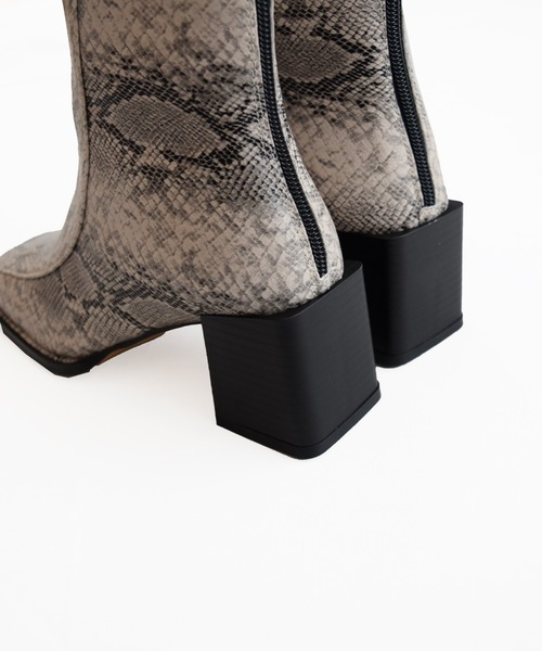 Marient(マリエント)の「Square Short Boots(ブーツ・レディース・ベージュ・24.0cm/23.5cm/23.0cm)」の11枚目の写真