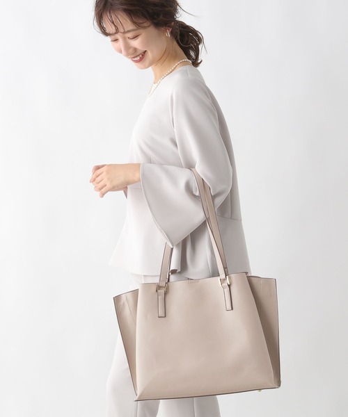 LEPSIM（レプシィム）の「フェイクレザータックA4バッグ　990320（トートバッグ・レディース・ブラック/グレイッシュベージュ・ONE SIZE）」の13枚目の写真