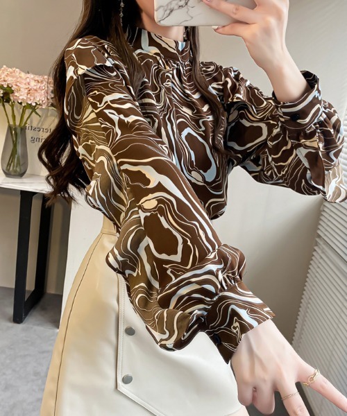 COCOMOMO（ココモモ）の「フリルスリーブハイネックブラウス（シャツ/ブラウス・レディース・ブラウン系その他/グレー系その他/ベージュ系その他/グレー系その他2/グリーン系その他/グリーン系その他2/ホワイト系その他2/ブラック系その他/ブラック系その他2/ホワイト系その他・FREE）」の8枚目の写真