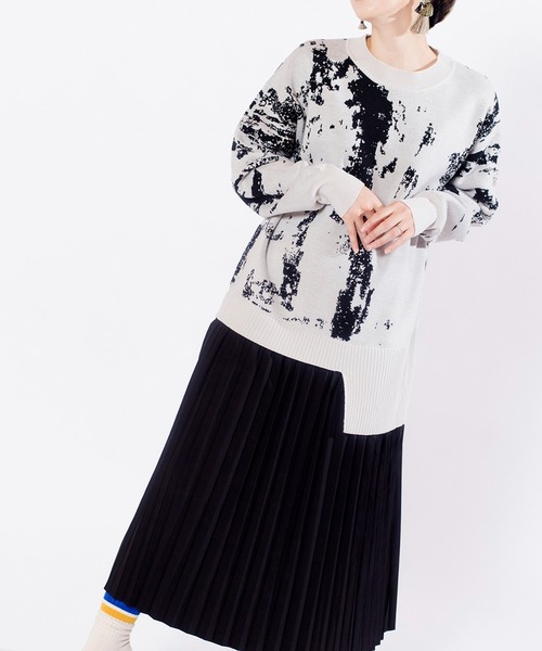 OSMOSIS（オズモーシス）の「プリーツ切替ニットワンピース（ワンピース・レディース・ライトグレー/ダークグレー/ブラック・ONE SIZE）」の2枚目の写真